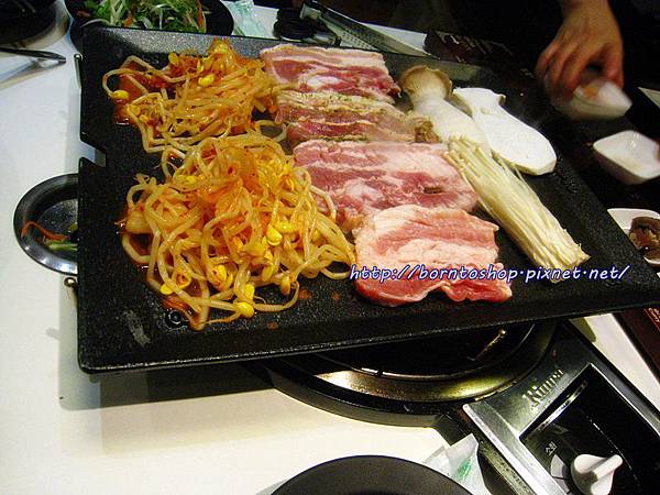 [美食] 韓國 首爾必吃美食之新村八色肉 @莉芙小姐愛旅遊