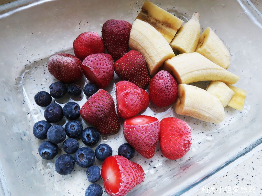 [食譜] 自製優格果昔跟水果優格碗麥片早餐．歐美流行的清爽健康飲品輕鬆做 @莉芙小姐愛旅遊