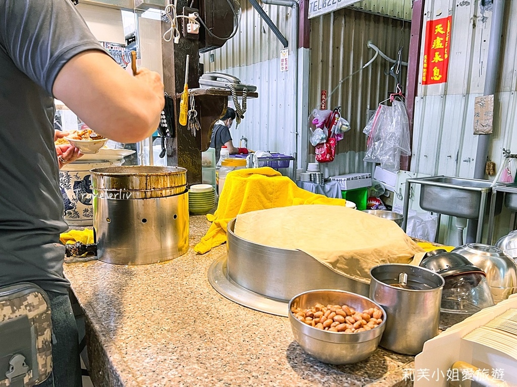 [美食] 台南 榮盛點心．康樂市場內的國宴米糕，飄香80幾年的在地小吃點心 @莉芙小姐愛旅遊