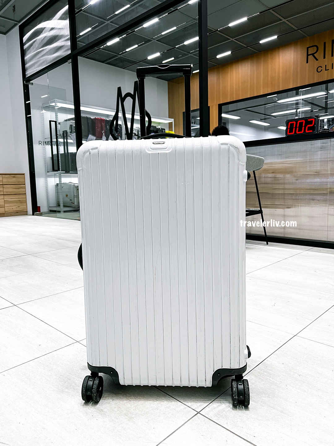[RIMOWA維修] 2024 RIMOWA 行李箱更換輪子的完整流程、費用跟心得紀錄，建議先預訂再過去 @莉芙小姐愛旅遊