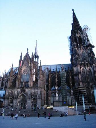 [德國旅遊] 科隆 Cologne 一日遊，4771香水、科隆大教堂跟 Rimowa 旅行箱 @莉芙小姐愛旅遊