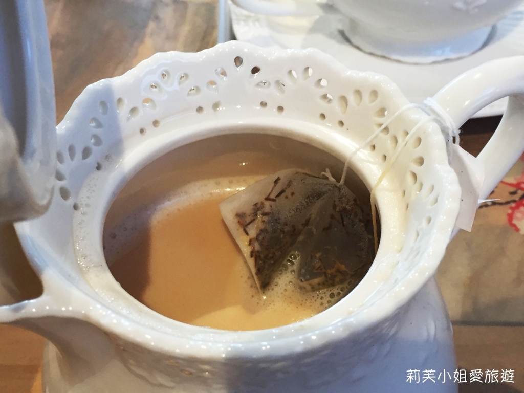 [美食] 台北 陽明山上的白房子Yang Ming Caf&#8217;e．前美軍眷舍改建的簡餐咖啡廳 @莉芙小姐愛旅遊
