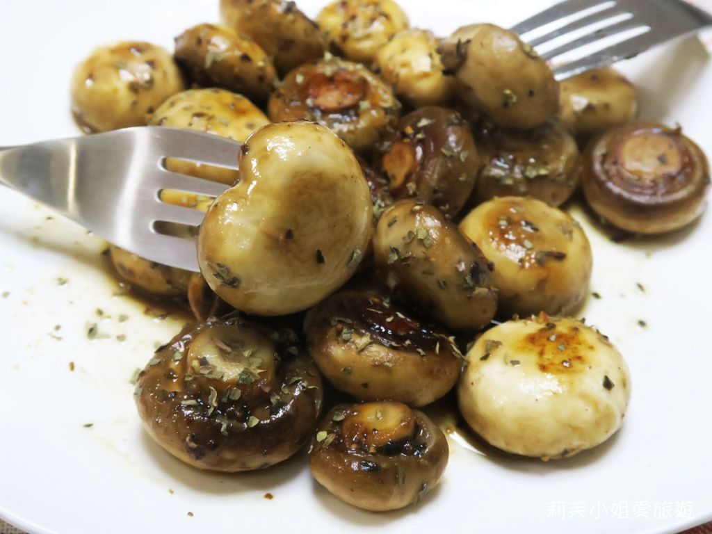 [食譜] 起司大蒜焗烤蘑菇 (Easy Cheese Garlic Stuffed Mushrooms)。西式開胃菜輕鬆做 @莉芙小姐愛旅遊