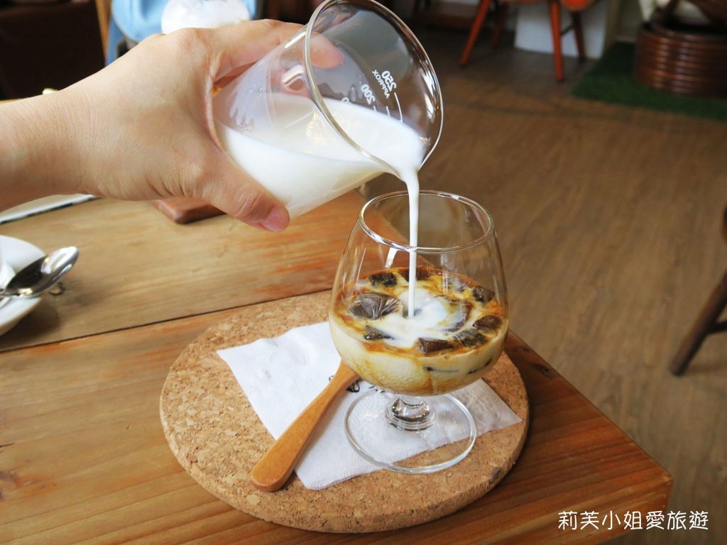 [美食] 台北 角公園咖啡，一間有溫度的老宅咖啡館 (wifi/插座/不限時) (中山站) @莉芙小姐愛旅遊