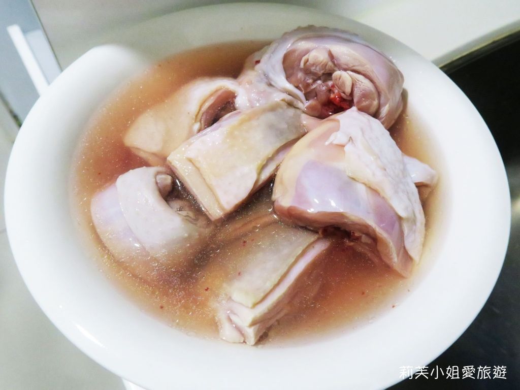 [食譜] 自製香菇燉雞湯．零失敗的暖心又暖胃煲湯 (電鍋料理免顧瓦斯爐) @莉芙小姐愛旅遊