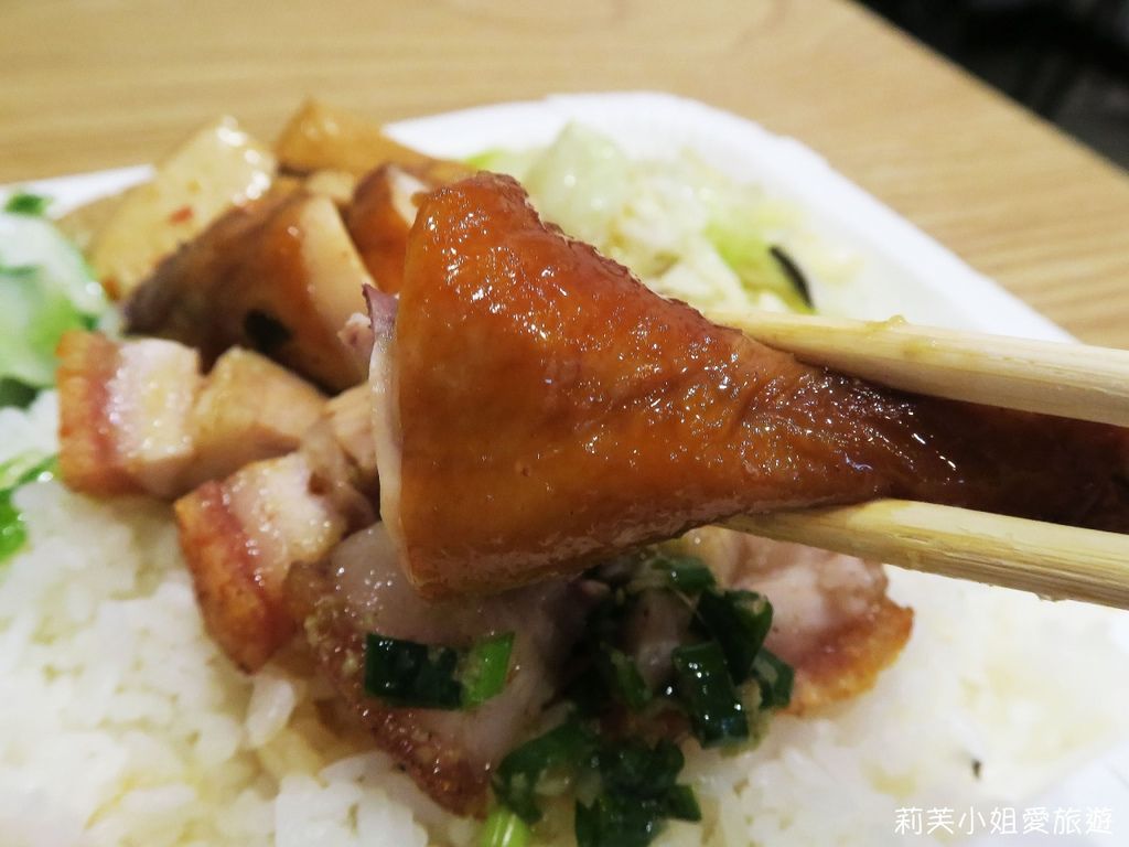 [美食] 台北 天母香港阿德燒臘快餐之美味燒鴨、油雞、叉燒三寶飯便當(芝山站) @莉芙小姐愛旅遊