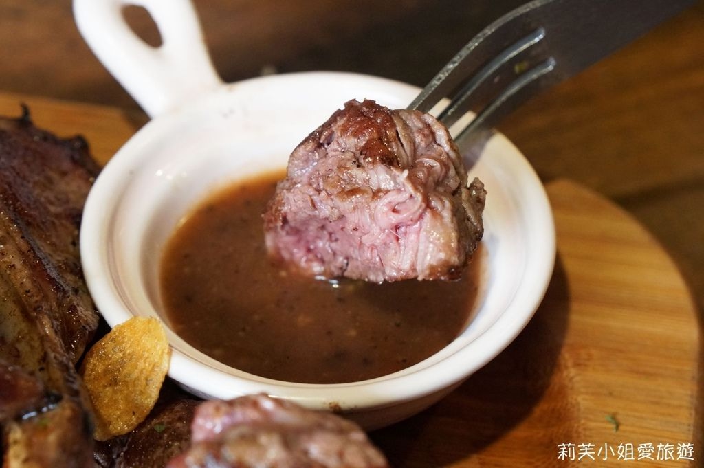 [美食] 台北 肉多味美的水牛城美式炭烤牛排餐廳 (古亭站) @莉芙小姐愛旅遊