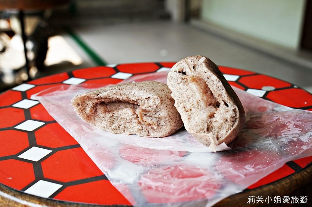 [美食] 台南 克林台包之飄香一甲子的創意鹹甜肉包包子 (麻辣、芋頭、黑糖、紅豆跟起司) @莉芙小姐愛旅遊