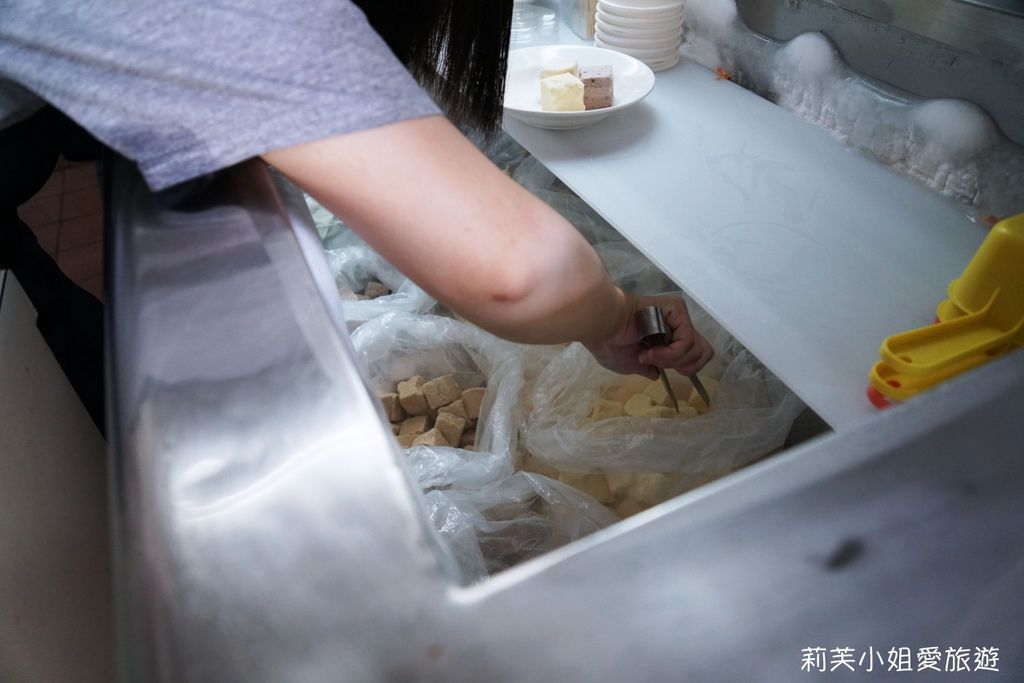 [台南美食] 太陽牌冰品．開業一甲子、台南人狂推的草湖芋仔冰、紅豆牛奶冰 @莉芙小姐愛旅遊