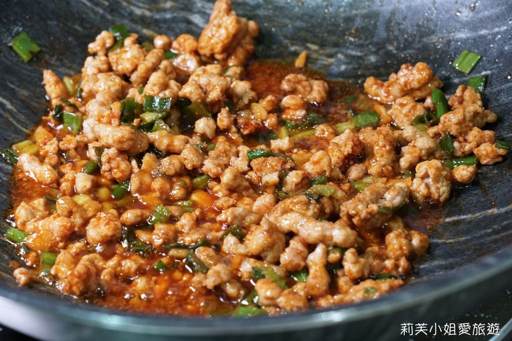 [食譜] 韓式豆腐鍋跟韓式烤肉輕鬆作．使用8裡韓食教室的首爾一匙韓鍋辣醬 @莉芙小姐愛旅遊