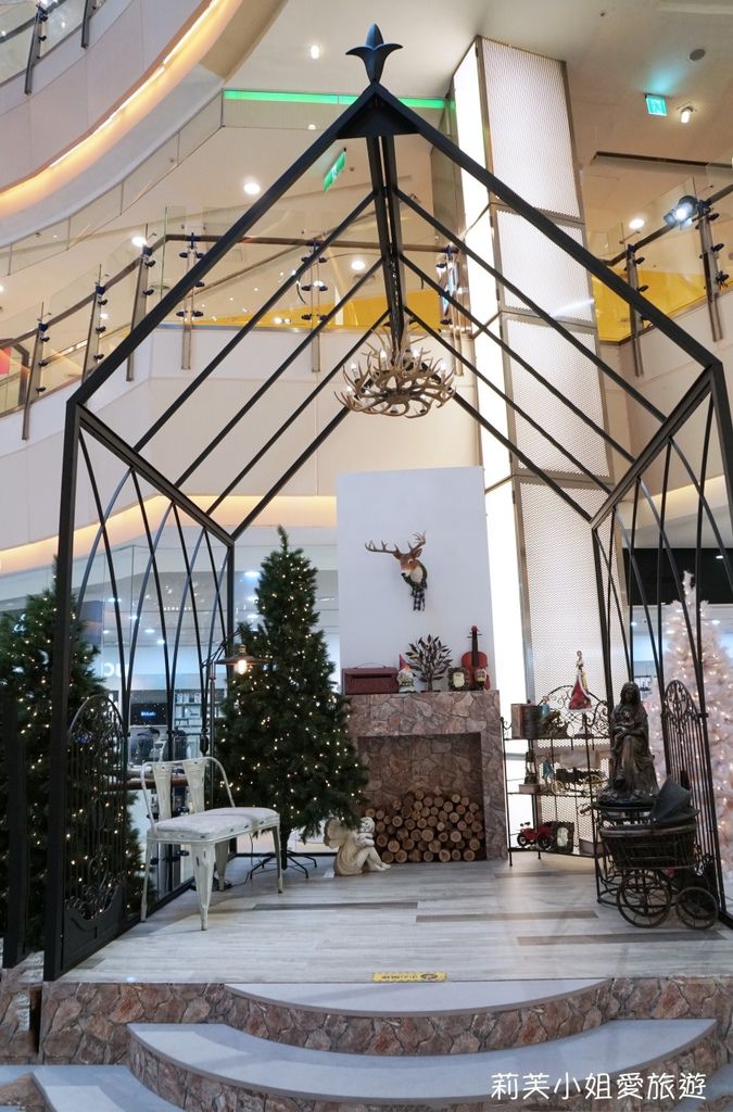 [購物] 2019 大江購物中心聖誕慶．絕美透明教堂、小木屋白熊及多家美食等著療癒大家 @莉芙小姐愛旅遊