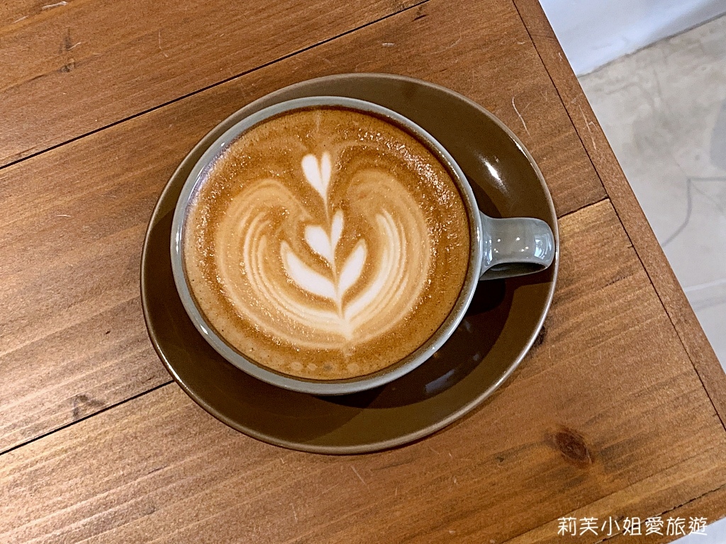 [美食] 台北淡水 Coffee Boom．高質感的復古文青風咖啡館/歐式麵包點心 @莉芙小姐愛旅遊