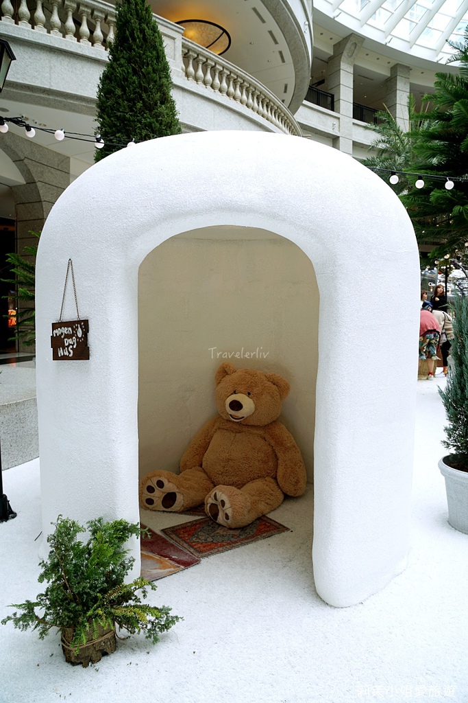 [聖誕節] 台北 2020 BELLAVITA 寶麗廣塲燈飾之超好拍的歐式冰屋、溫馨雪洞 (市政府站) @莉芙小姐愛旅遊