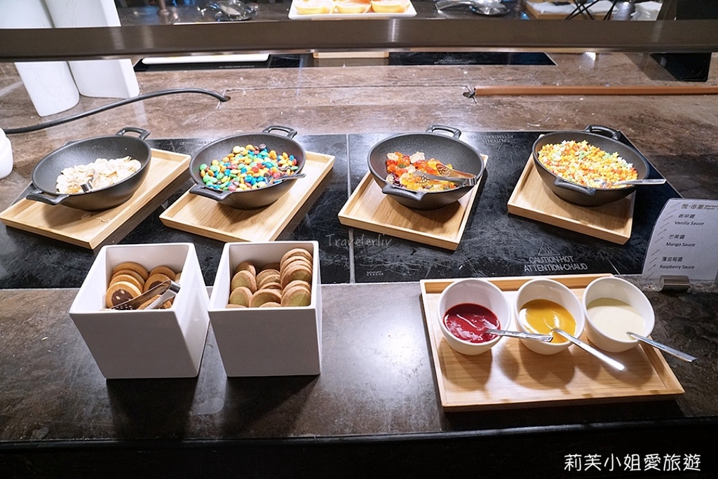 [美食] 台北新板希爾頓酒店悅市集，點360元主餐即享自助式沙拉吧、甜點、冰淇淋吃到飽 @莉芙小姐愛旅遊