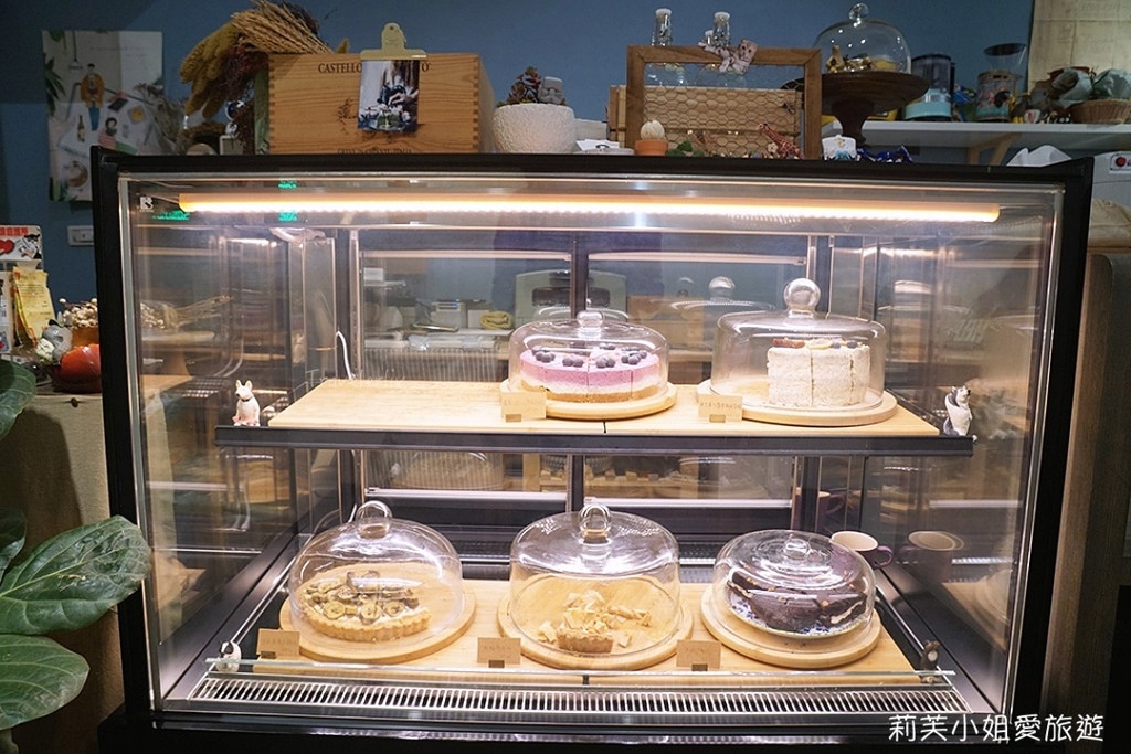 [美食] 台北 沒有特別計畫 café．隱身在淡水的咖啡甜點店，推薦抹茶千層跟戚風蛋糕 @莉芙小姐愛旅遊