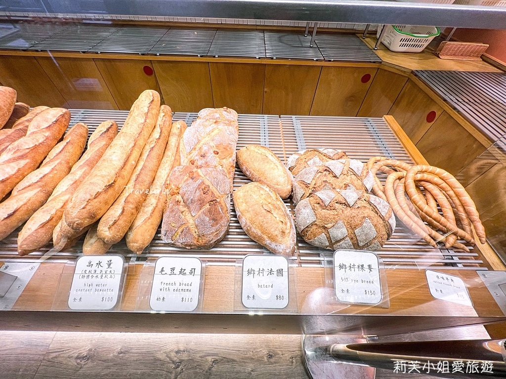 [美食] 慶祝烘焙 Celebrate Baking．多款歐式麵包、法棍、可頌、肉桂捲等麵包店(芝山站) @莉芙小姐愛旅遊