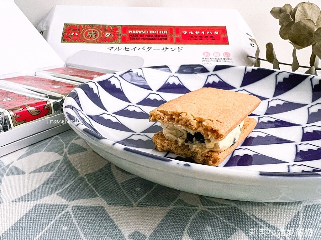 [美食] 日本 必買伴手禮‧來自北海道六花亭的奶油葡萄夾心餅乾 @莉芙小姐愛旅遊