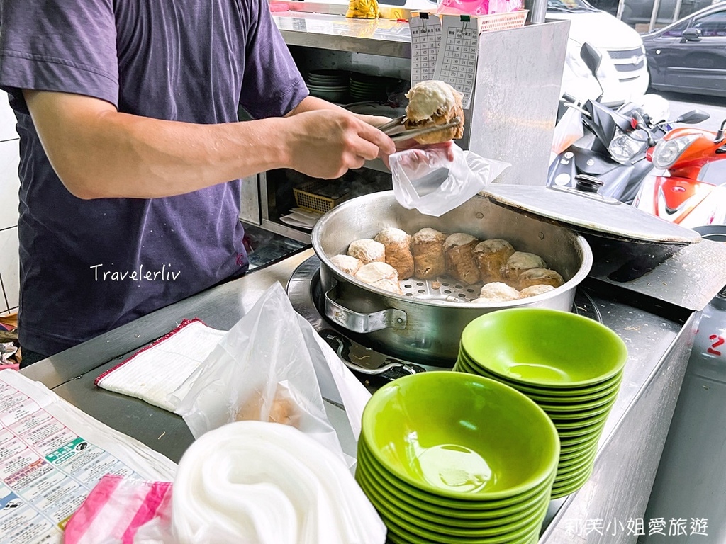 [美食] 台北 吳家阿給蛋餅．淡水人默默吃的鹹香甜辣阿給跟古早味香酥粉漿蛋餅 (淡水站) @莉芙小姐愛旅遊
