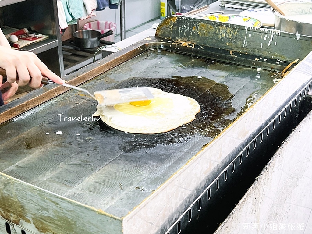 [美食] 台北 吳家阿給蛋餅 (北新路店)．淡江大學旁的人氣粉漿蛋餅跟道地淡水阿給小吃 @莉芙小姐愛旅遊